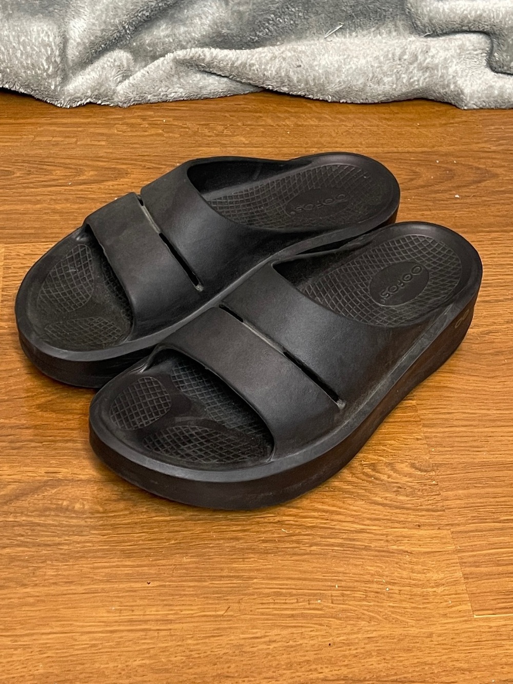 OOFOS OOahh Recovery Platform Slide Shoes Sandals W 10 Comfy Lightweight Black